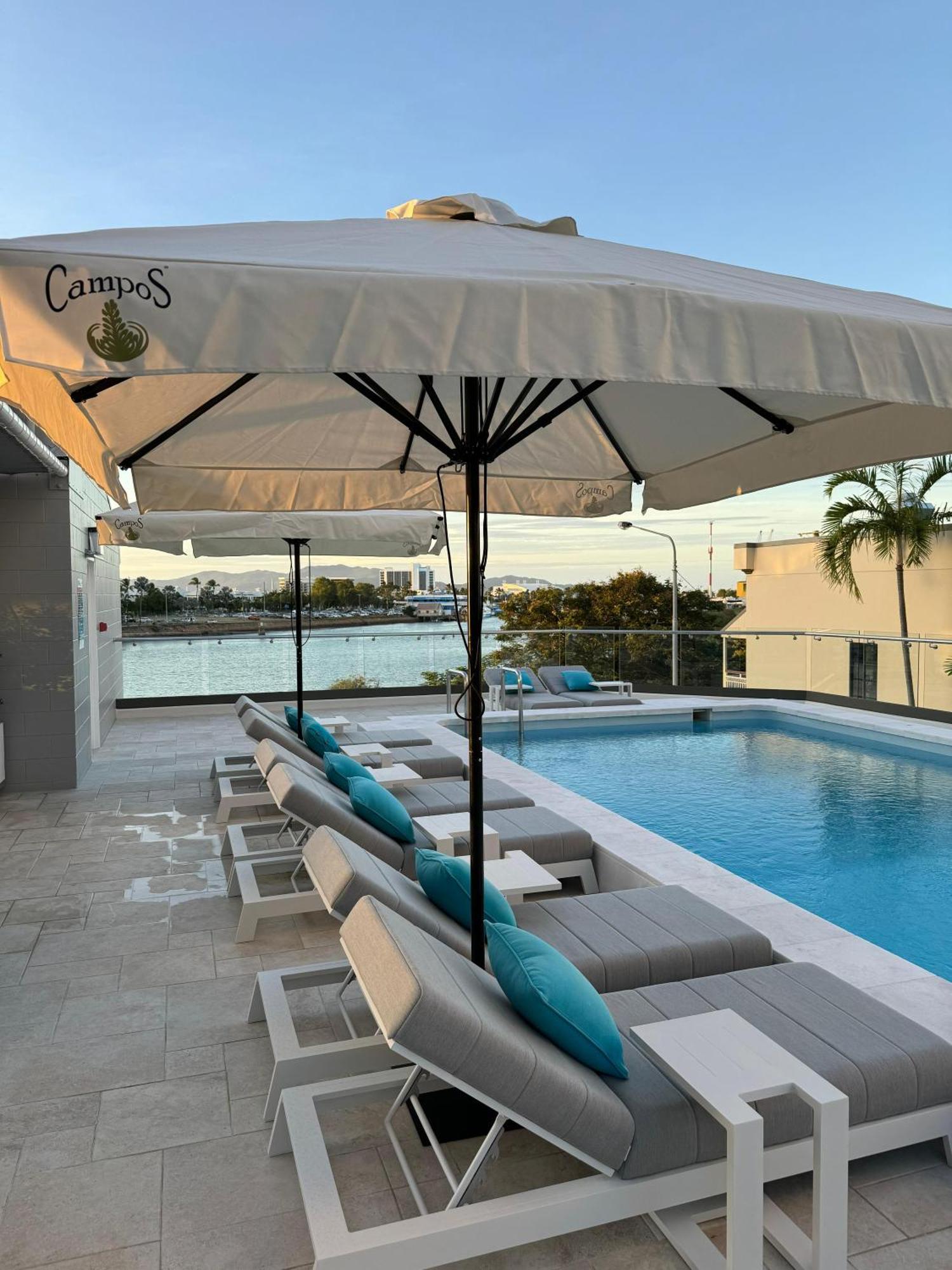 Belmoral Corporate Suites (Adults Only) Townsville Buitenkant foto